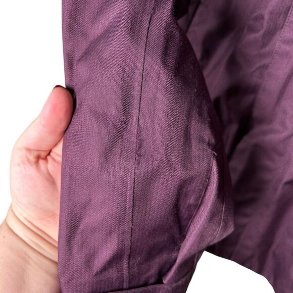 Patagonia Women's Purple Ski Jacket with Pink Highlights - Picture 13 of 13